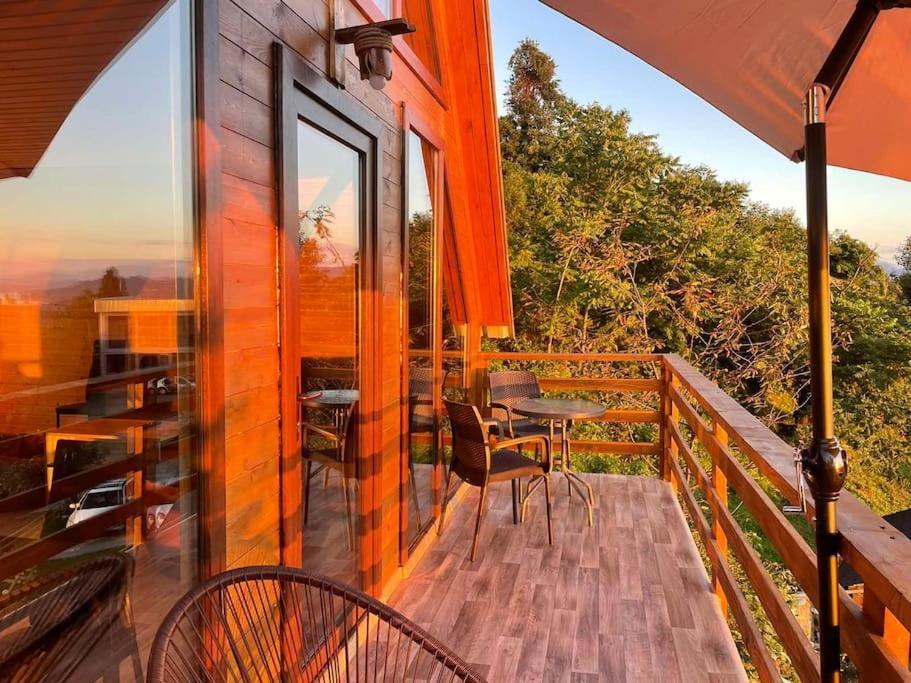 بيت للعطل Beautiful Wooden House With Seaside Views *