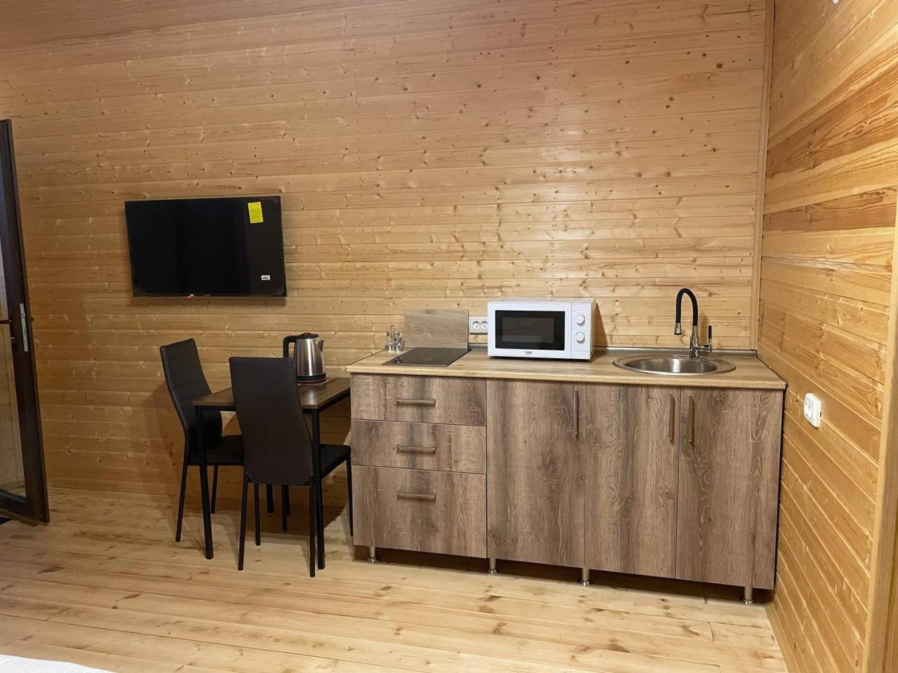 Beautiful Wooden House With Seaside Views بيت للعطل *