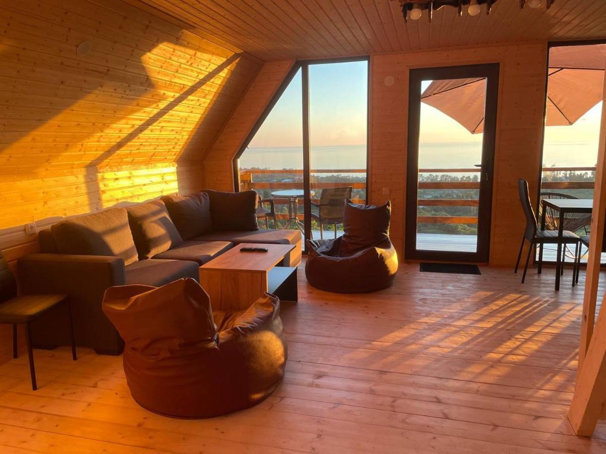 Beautiful Wooden House With Seaside Views *